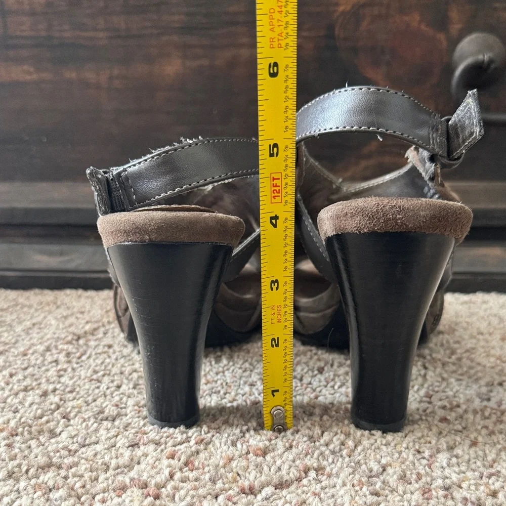 Sofft Brown Suede Women's Heels - Picture 4 of 15